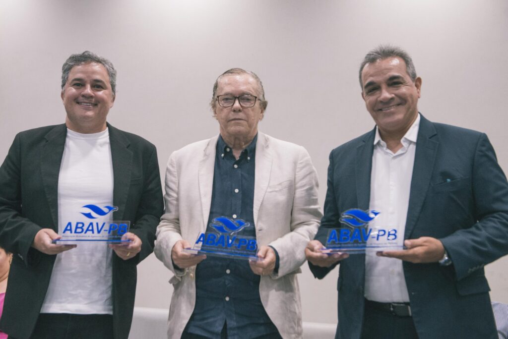 Abav-PB homenageia Breno Mesquita e mais personalidades pela contribuição ao Turismo Abav-PB homenageia Breno Mesquita e mais personalidades pela contribuição ao Turismo