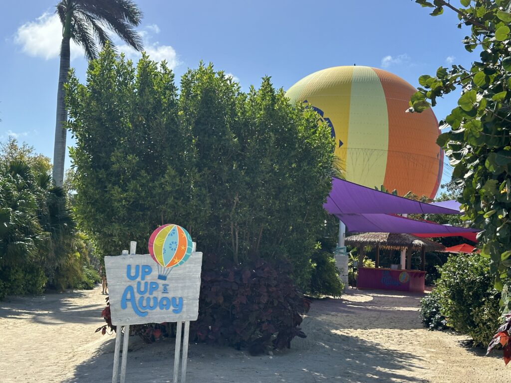 Entrada para a experiência com um balão