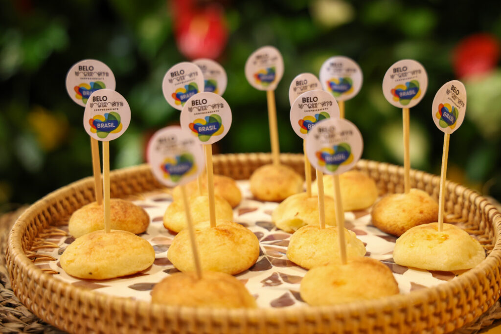 Estande do Brasil serviu pão de queijo na Fitur 2024