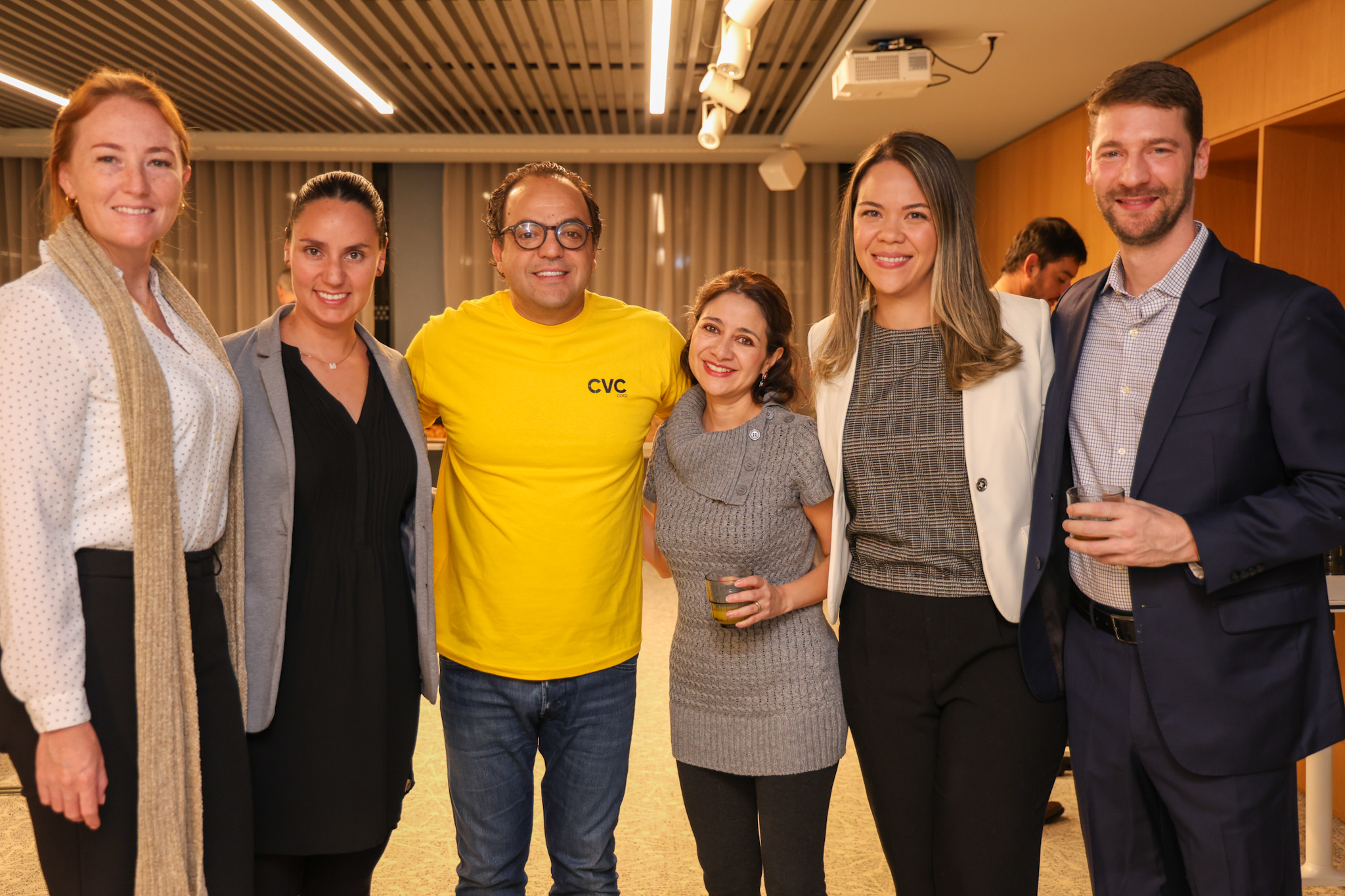 Fábio Godinho, CEO da CVC Corp, entre Shannon Keefe, Hilton Tulum, Maricarmen Gutierrez, Hilton Cancún Mar Caribe, Lourdes Robalino, Hilton Colon, Beatriz Barbosa, Hilton e Ivo Berger, Hilton