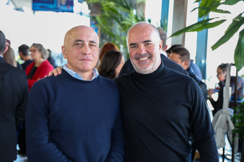 George Kalandadze, da GeorgiCa Travel, e Rogério Linguanotti, diretor geral da Hello Tourism Connections