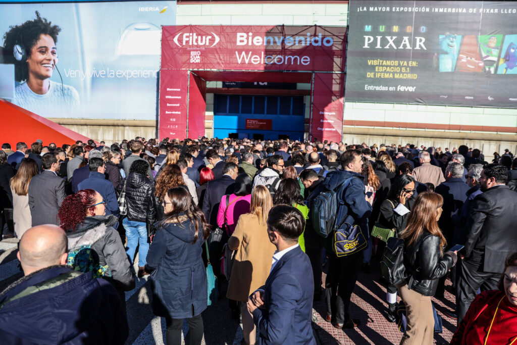 Grande publico no acesso ao Ifema Fitur Madrid Foto Eric Ribeiro ME 2 Fitur 2024 recebe 250 mil visitantes, de 152 países, e bate recorde de participação de empresas