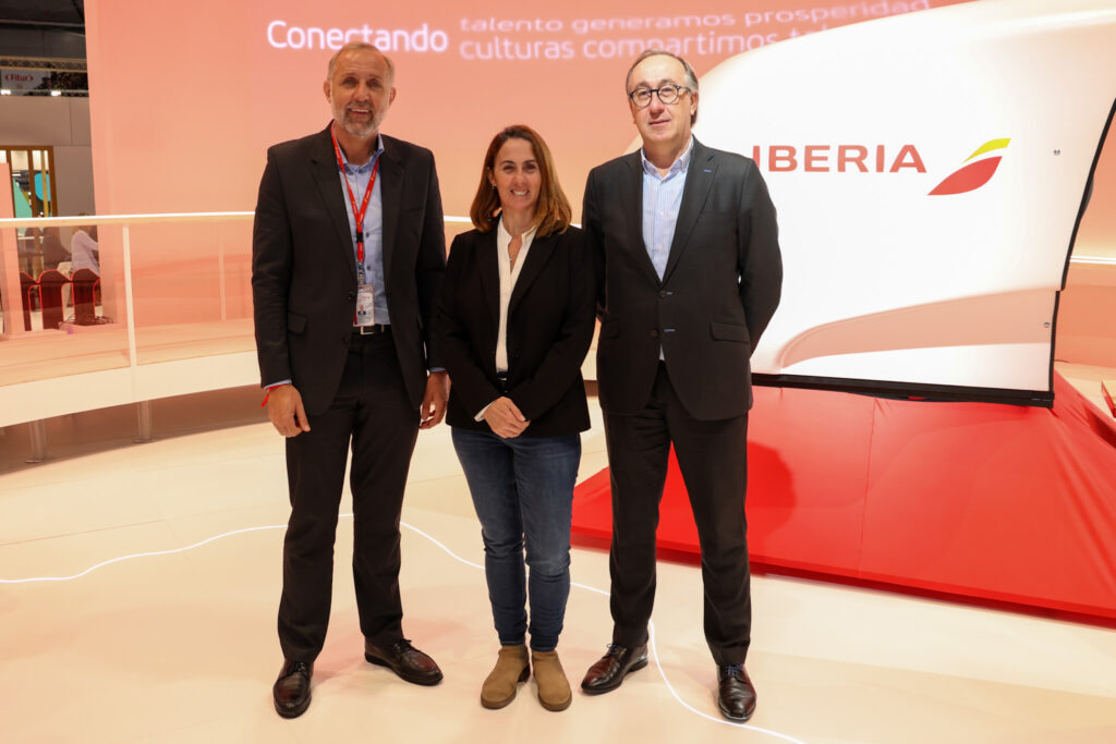 Gustavo Esusy, diretor da Ibéria no Brasil, Marina Colunga, diretora de vendas Latina América, e Fernando Candela, presidente da Ibéria