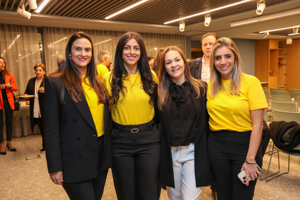 CVC lança promoção com 2° passageiro grátis em Circuitos pela Europa e destinos Exóticos 1 Heloisa Anania e Nathalia Pacheco CVC Corp Ana Weiss Special Tours e Paula Rorato da CVC Corp CVC lança promoção com 2° passageiro grátis em Circuitos pela Europa e destinos Exóticos