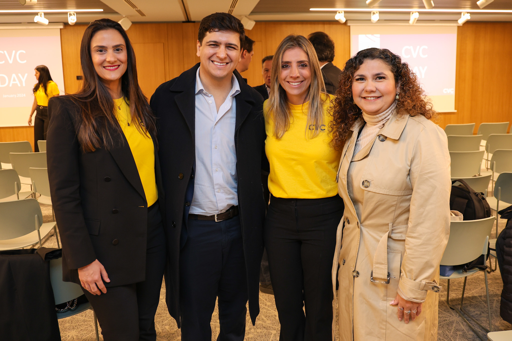 Heloísa Ananias, CVC Corp, Alex Rodrigues e Bruna Bolchat, Desert Adventures UAE, e Paula Rorato, CVC Corp
