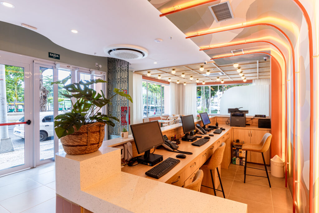Grupo francês inaugura hotel no icônico prédio do antigo Hotel Othon Aeroporto (RJ) 2 Lobby Grupo francês inaugura hotel no icônico prédio do antigo Hotel Othon Aeroporto (RJ)