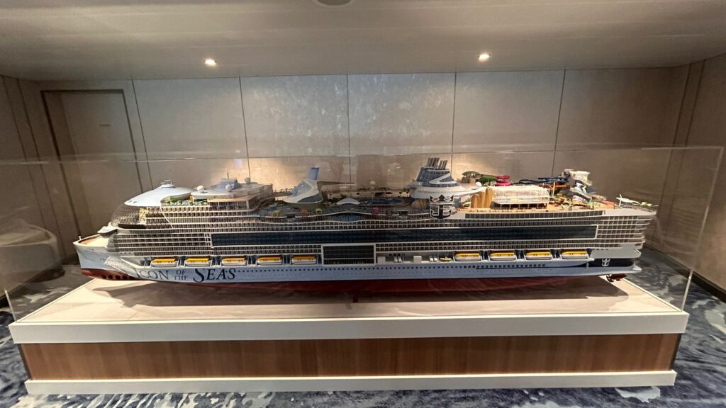 Maquete do Icon of the Seas