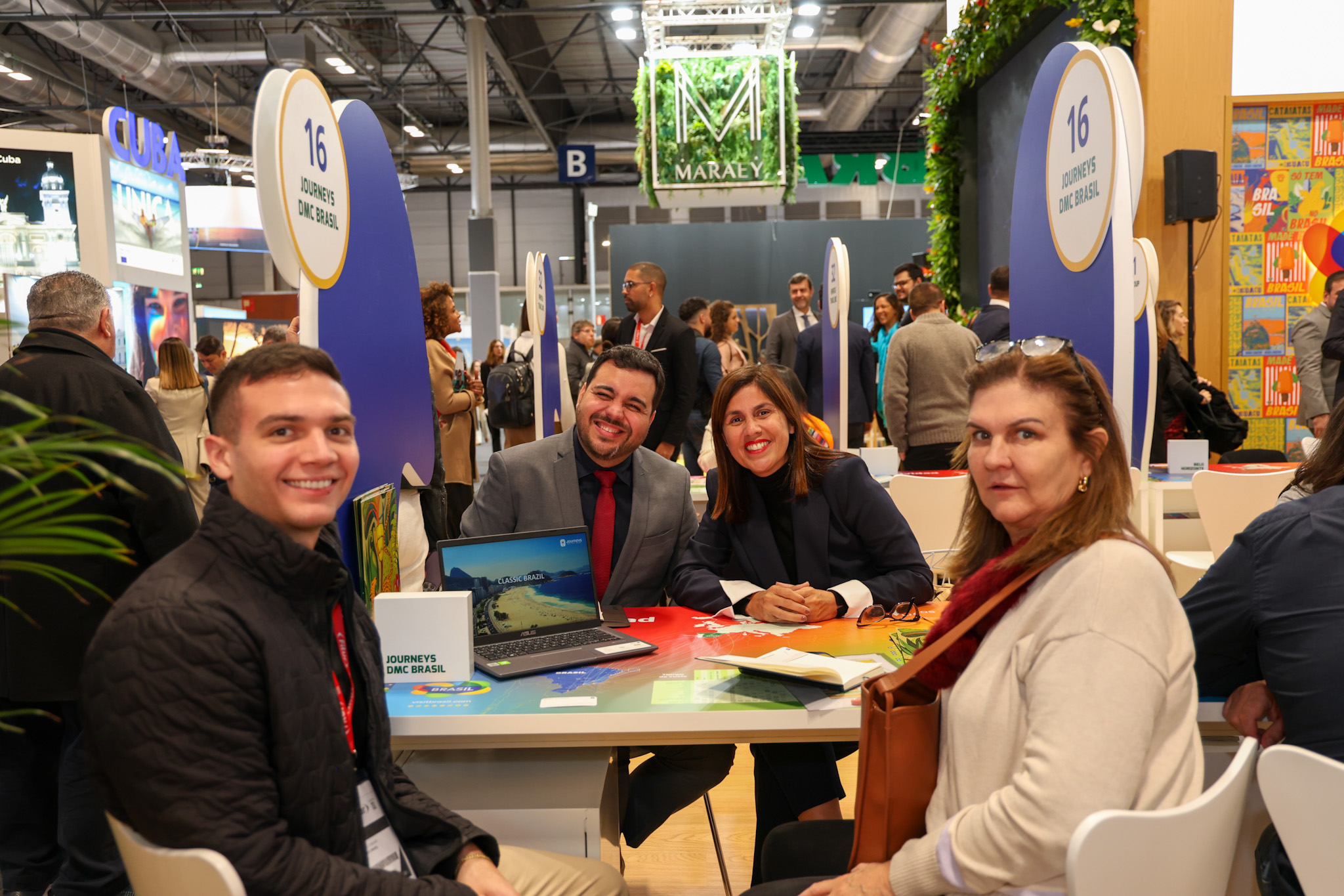 Marcel Bazan, da Mapea Travel com Thiago Azeredo e Lara Siqueira, da Journeys DMC Brazil Marcel Bazan, da Mapea Travel com Thiago Azeredo e Lara Siqueira, da Journeys DMC Brazil