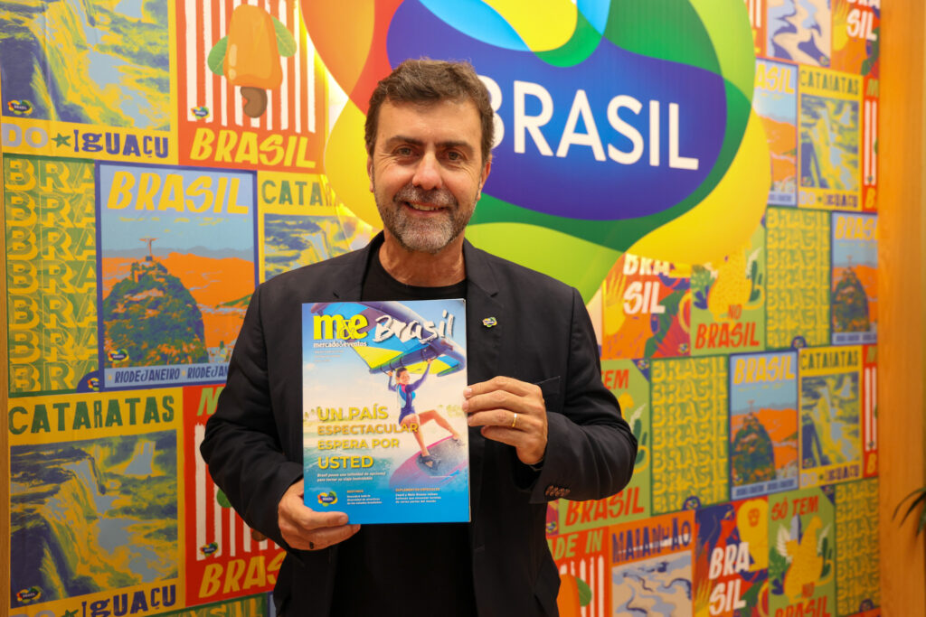 Marcelo Freixo, presidente da Embratur, com edição especial do M&E