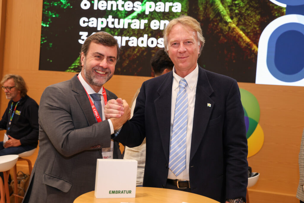 Marcelo Freixo, presidente da Embratur com Filippo Francini, diretor de Departamento Turismo e Cultura de San Marino Marcelo Freixo, presidente da Embratur com Filippo Francini, diretor de Departamento Turismo e Cultura de San Marino
