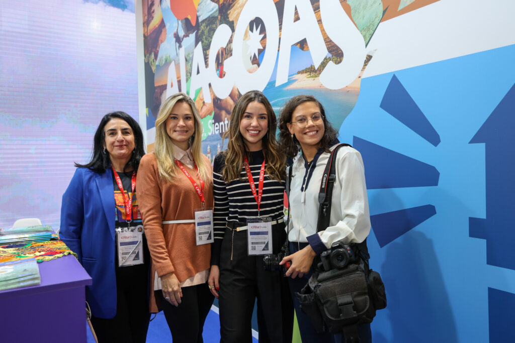 Margarita Mercedes Setur AL Marilia Herrmann secretaria executiva do Turismo de Alagoas e Barbara Braga secretario de Turismo do Estado de Alagoas e Nathalia Louise Setur AL Alagoas estreia na Fitur 2024 com estande próprio