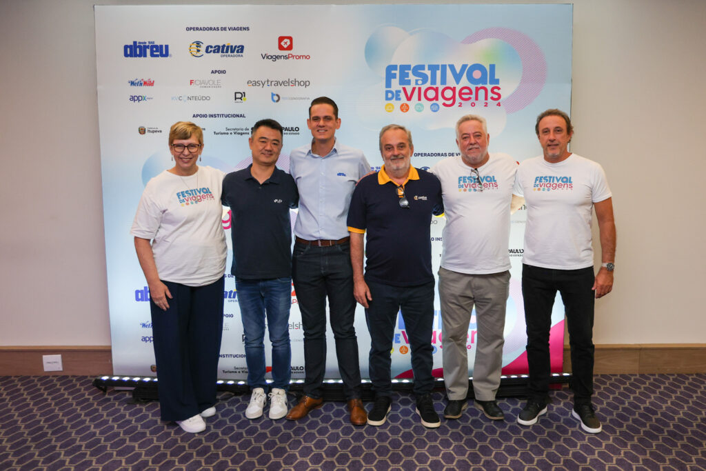 Michael Barkoczy, Bárbara Pícolo, e Fernando Ciavolella, do Festival de Viagens, com Renato Kido, da ViagensPromo, Felipe Cuadrado, da Abreu, e Helio Marino, da Cativa