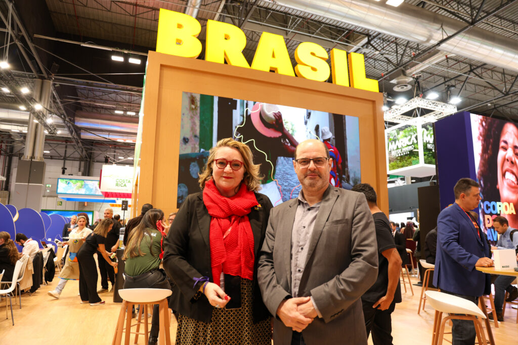 Naide Nóbrega, The Museum Of Tourism, e Alexandre Panosso, da Universidade de São Paulo Escola de Artes, Ciências e Humanidade