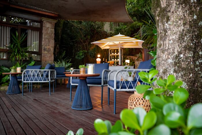 Ponta dos Ganchos anuncia bar exclusivo da Veuve Clicquot 1 Parceria de mais de seis anos com o grupo Moet Hennessy se renova com bar especialmente para a temporada de verao e1704909649567 Ponta dos Ganchos anuncia bar exclusivo da Veuve Clicquot