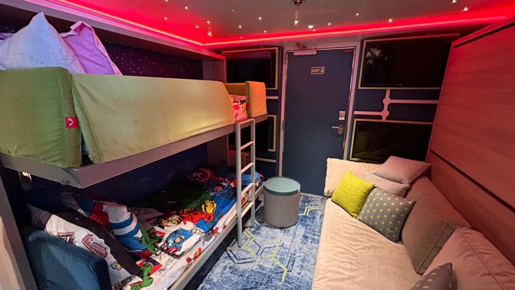 Quarto infantil da Ultimate Family Townhouse