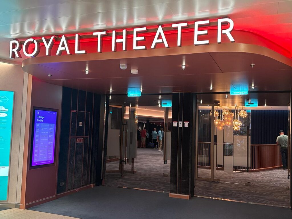 Royal Theater, onde acontecem os espetáculos