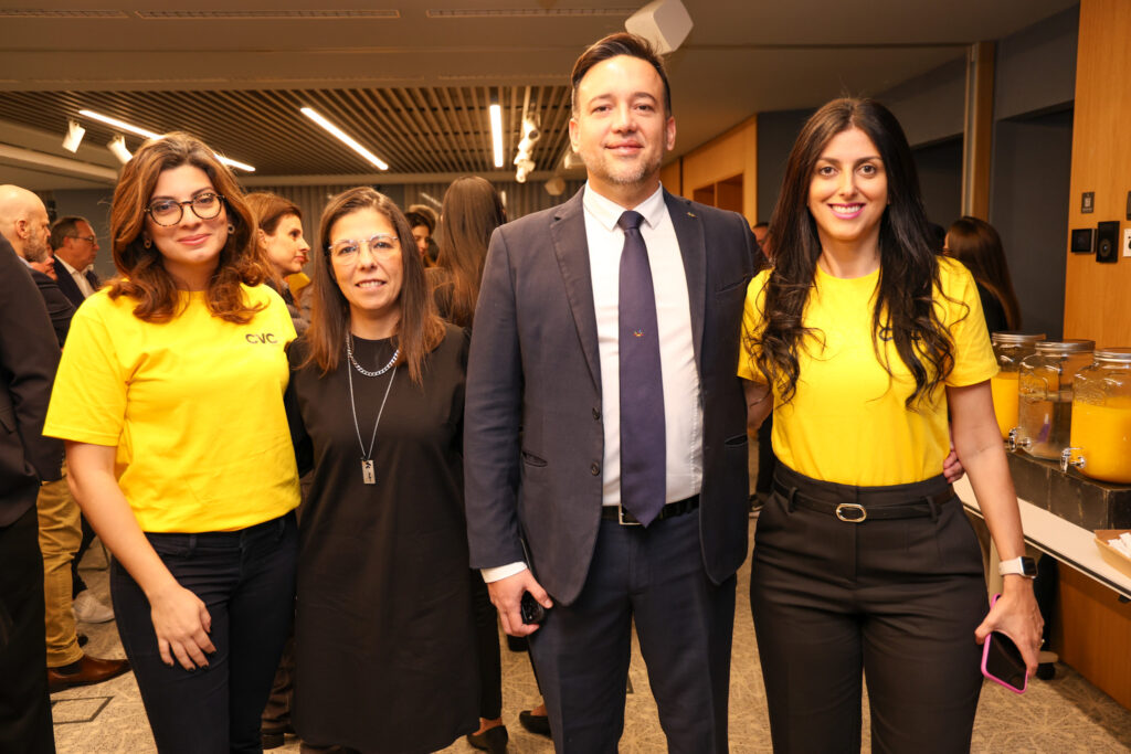 Thaila Louback, negociadora de Itália e França da CVC COrp, Salvatore e Sônia, da Master Group, e Nathalia Pacheco, da CVC Corp