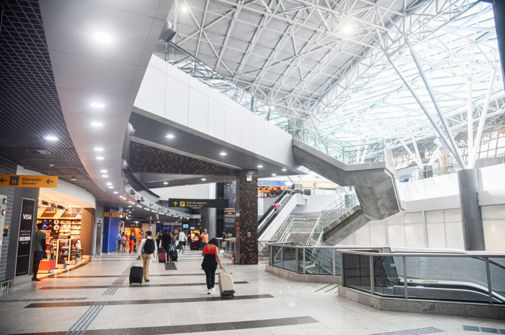 Anac lança guia para orientar participação das prefeituras no desenvolvimento dos aeroportos Anac lança guia para orientar participação das prefeituras no desenvolvimento dos aeroportos