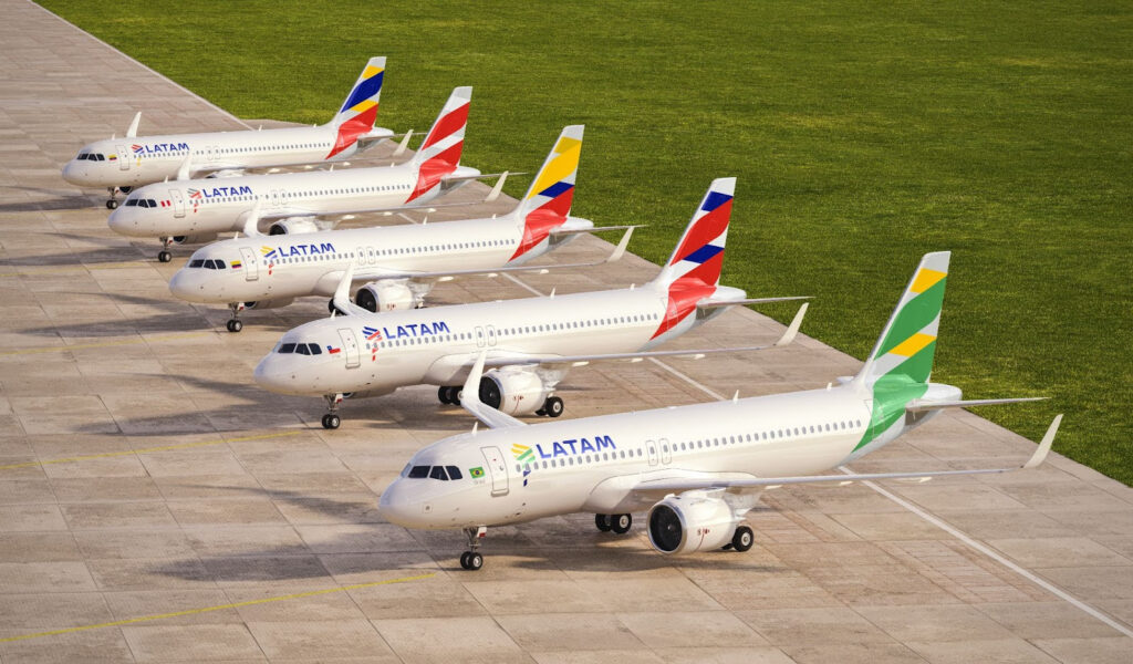 Latam pintará aeronaves com as cores dos países onde opera voos domésticos na América do Sul Latam pintará aeronaves com as cores dos países onde opera voos domésticos na América do Sul