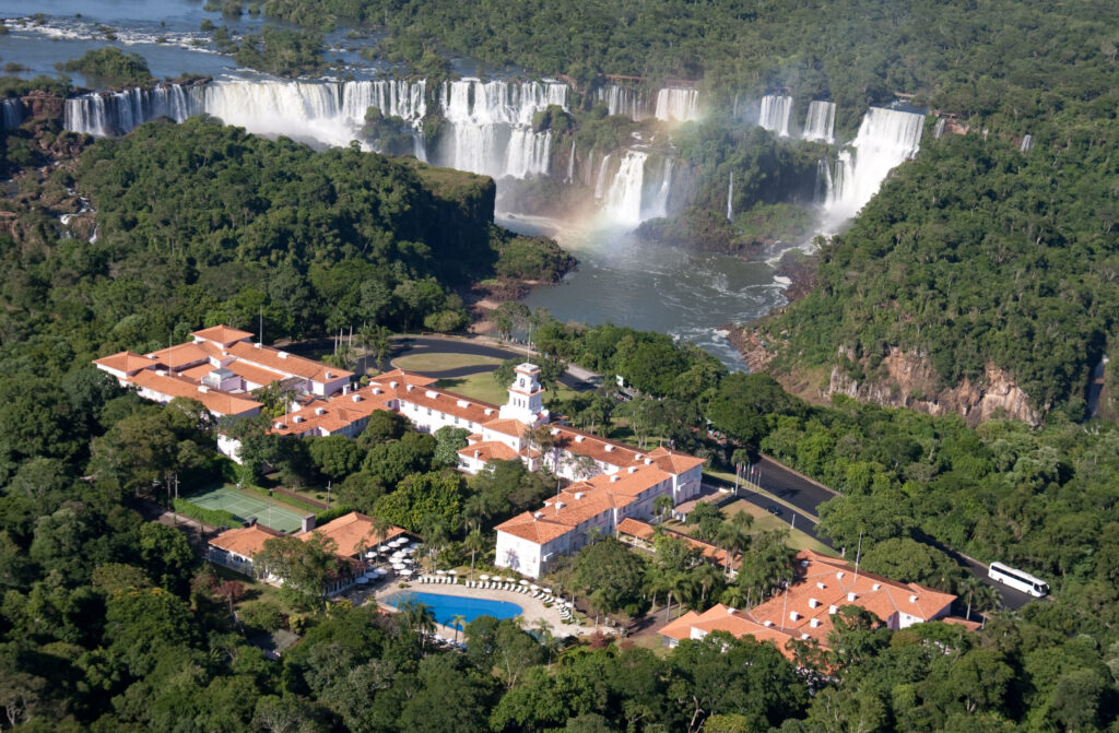 1.Vista aerea 1 Forbes elege Hotel das Cataratas como o único da América do Sul ranqueado com 5 estrelas