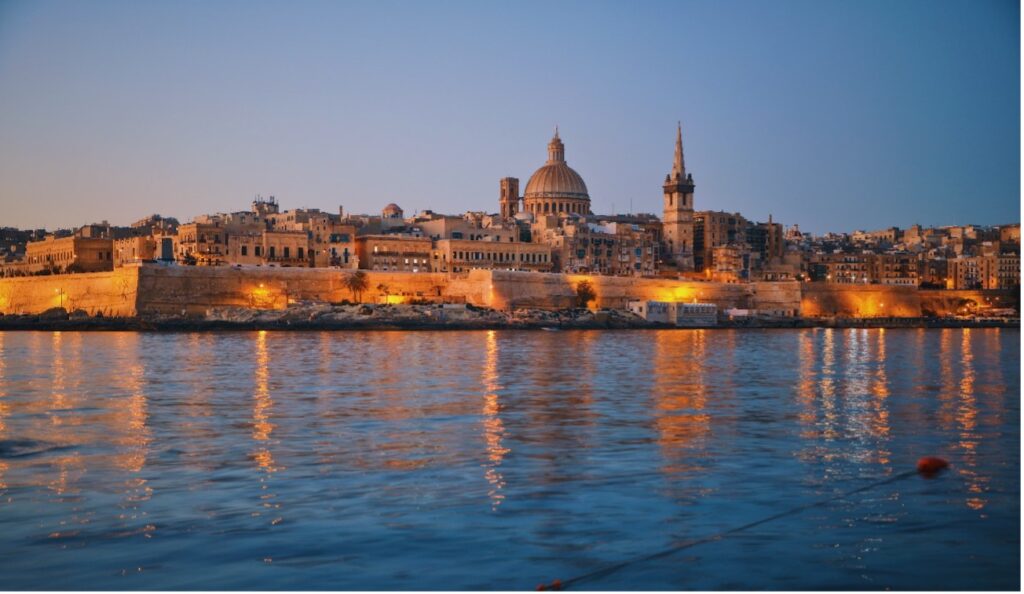 A capital maltesa Valletta vista da baia Malta, a próxima grande descoberta do turista brasileiro