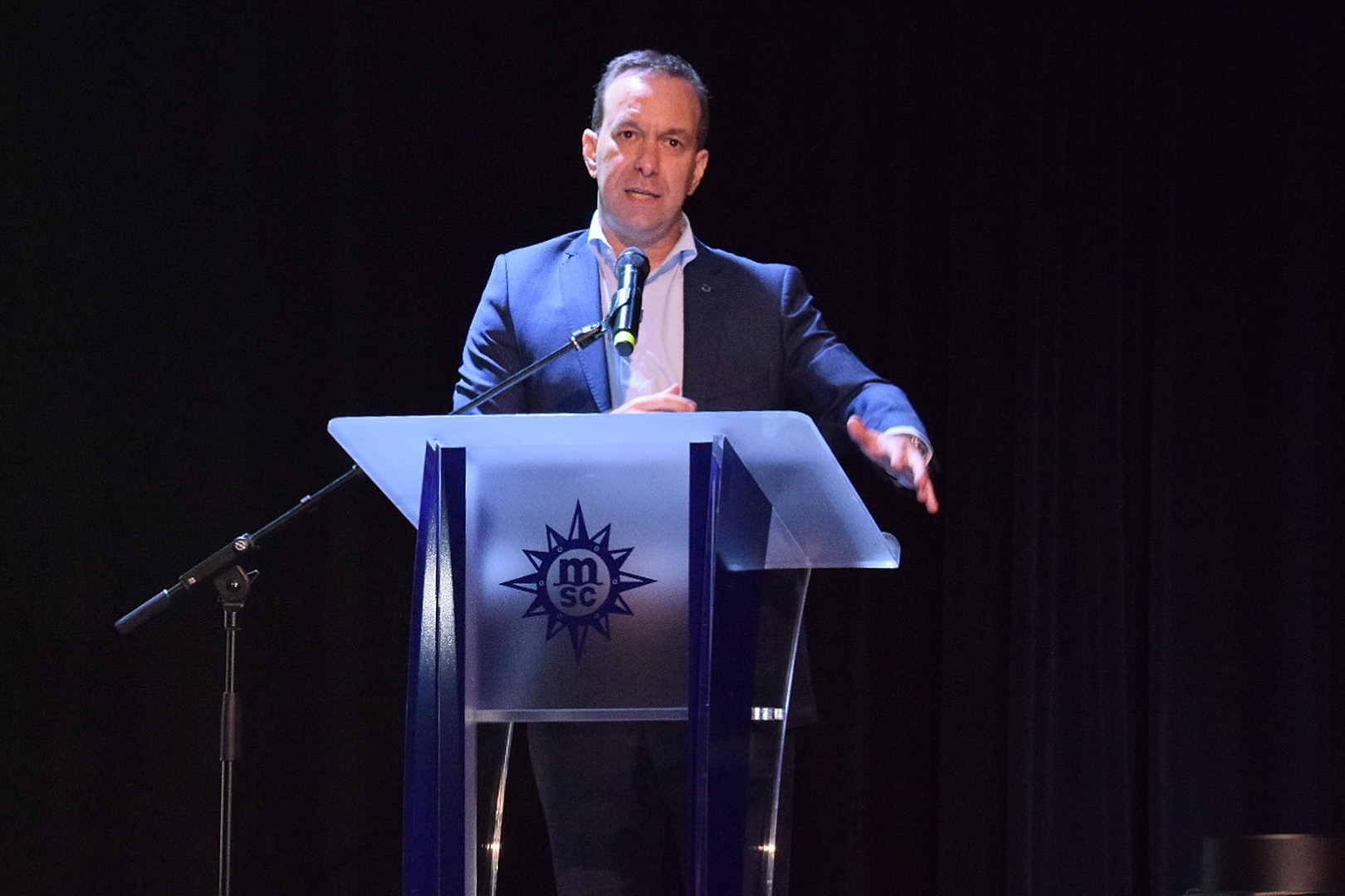 Adrian Ursilli, da MSC durante apresentação no Cruise 360 Adrian Ursilli, da MSC durante apresentação no Cruise 360