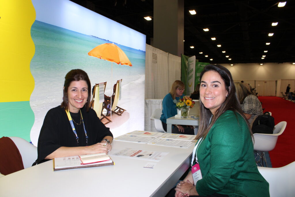 Andrea Gabel, de St. Pete & Clearwater, e Luiza Leopoldo, da Smiles Viagens