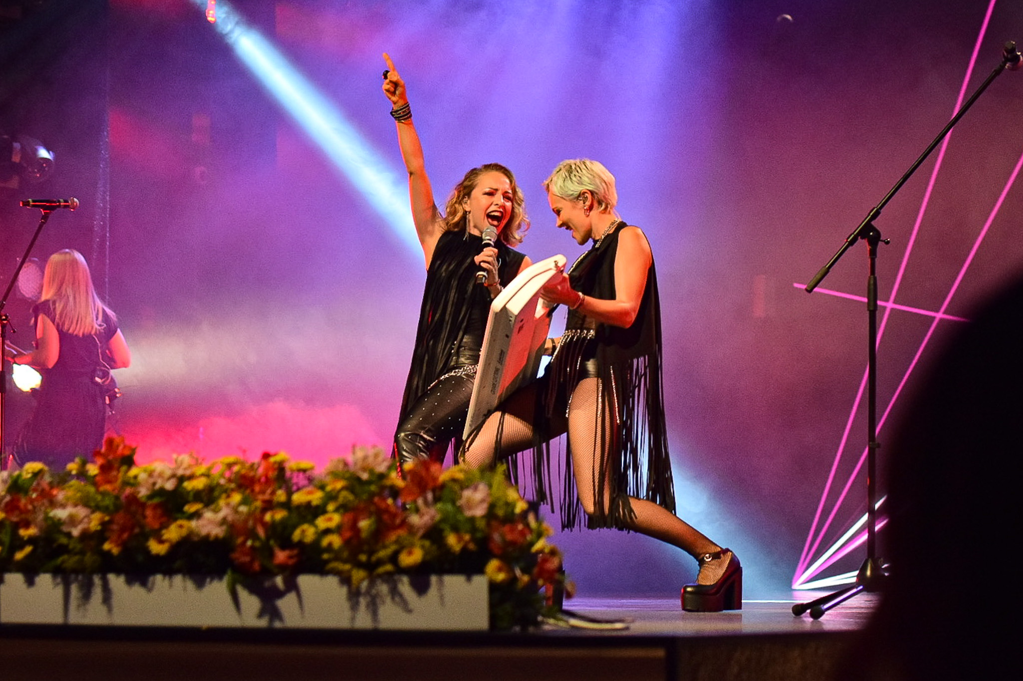 Ao final do eventos, a Costa Cruzeiros promoveu um espetáculo para os convidados Ao final do eventos, a Costa Cruzeiros promoveu um espetáculo para os convidados