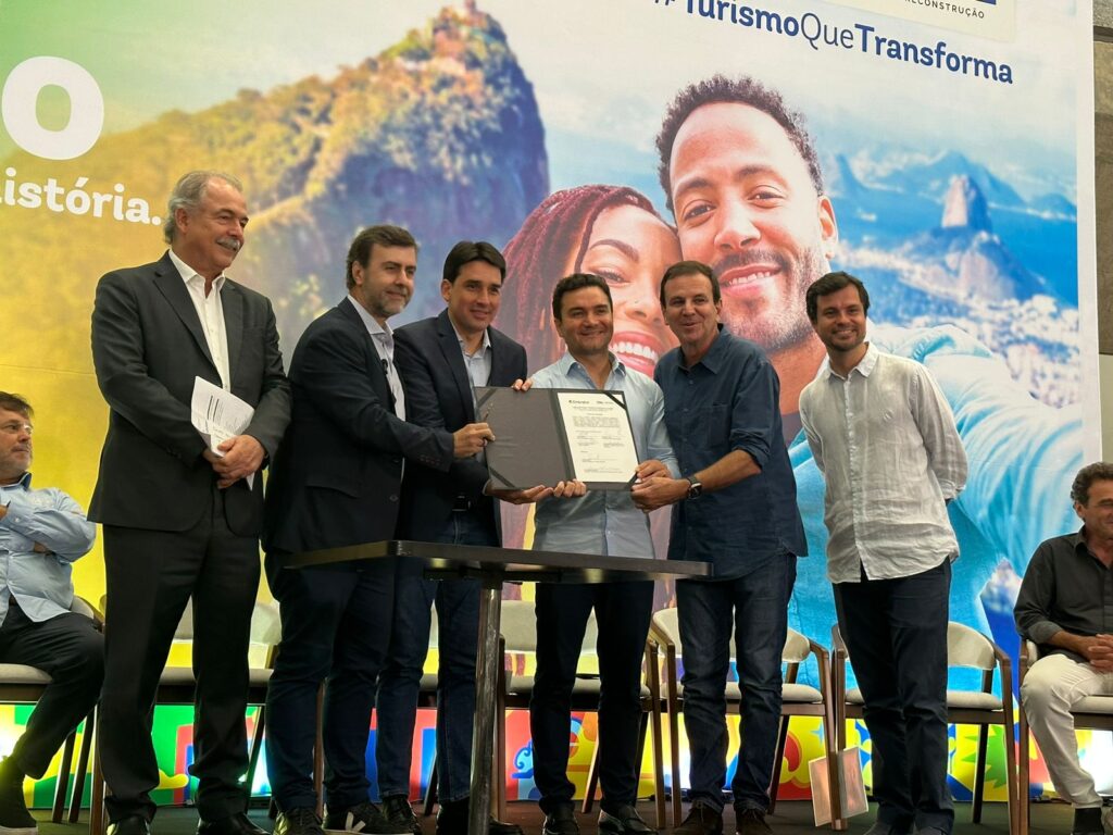 Assinatura de Parceria com a Prefeitura do Rio com o objetivo de criar o “Índice da Sustentabilidade do Turismo no Rio de Janeiro”