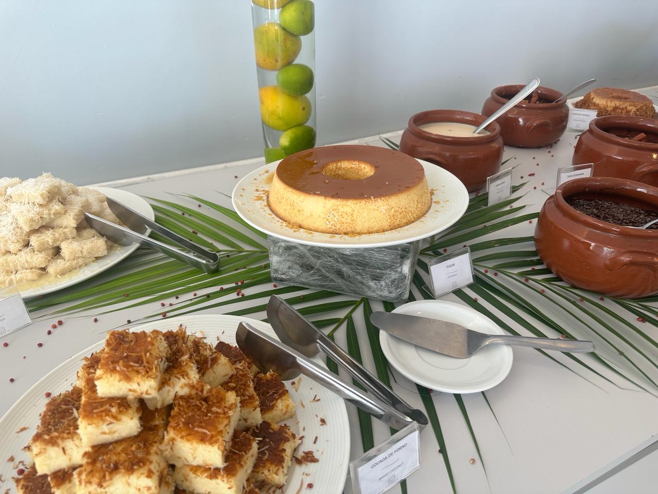 Cardápio também inclui muitas opções de doces Cardápio também inclui muitas opções de doces