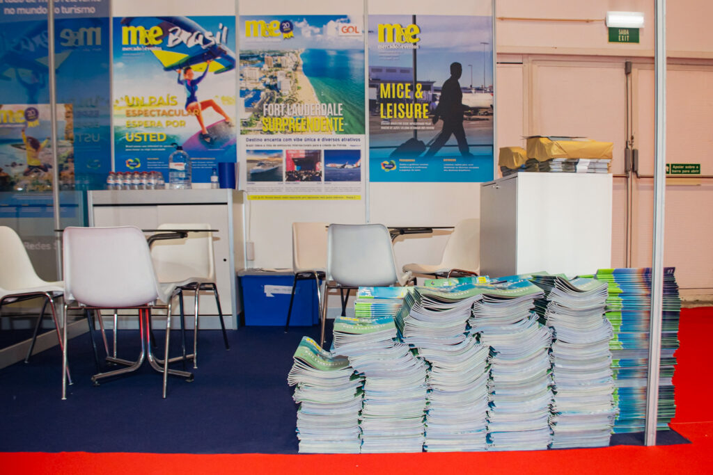 Como feito em todos os anos, o M&E promove a entrega gratuita de revistas promocionais dos destinos brasileiros Como feito em todos os anos, o M&E promove a entrega gratuita de revistas promocionais dos destinos brasileiros