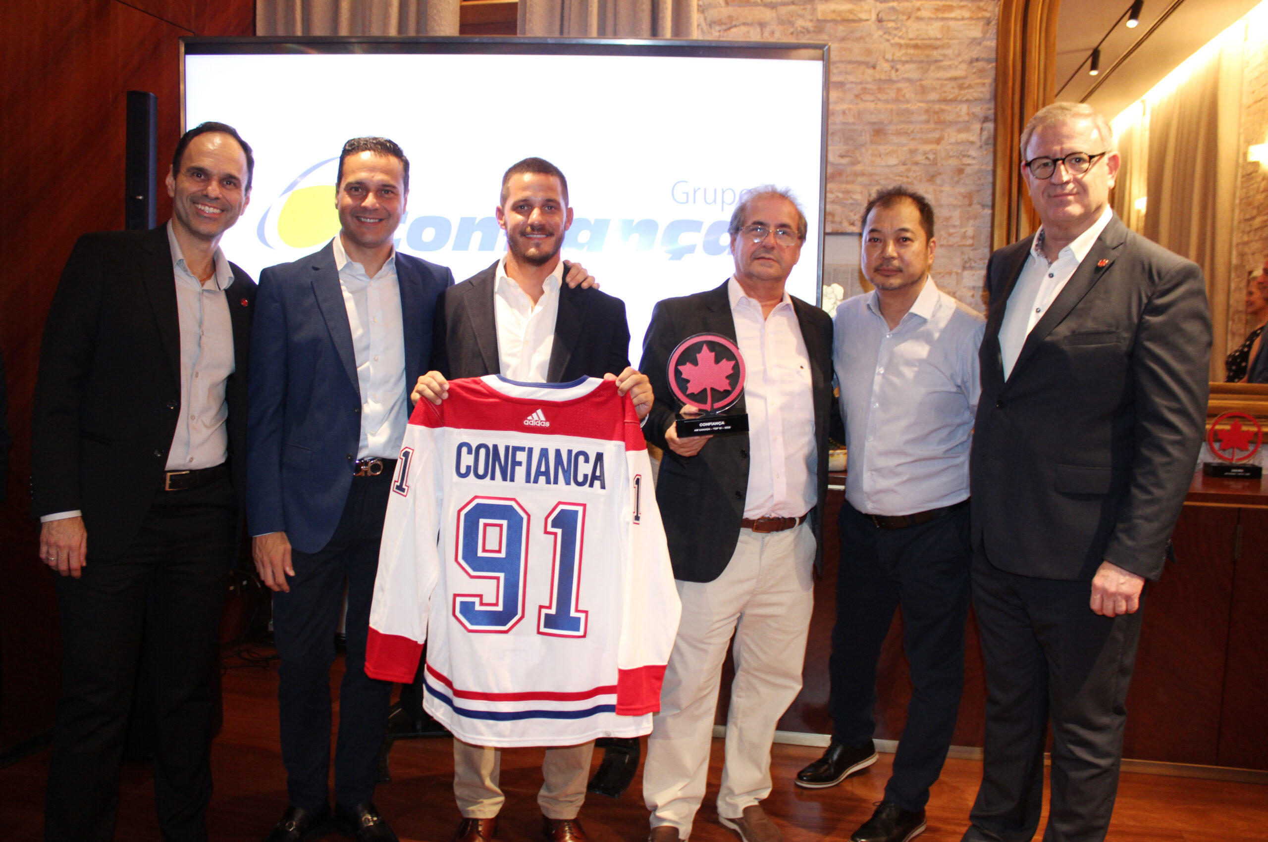 Confiança está no Top 10 da Air Canada em 2023 Confiança está no Top 10 da Air Canada em 2023