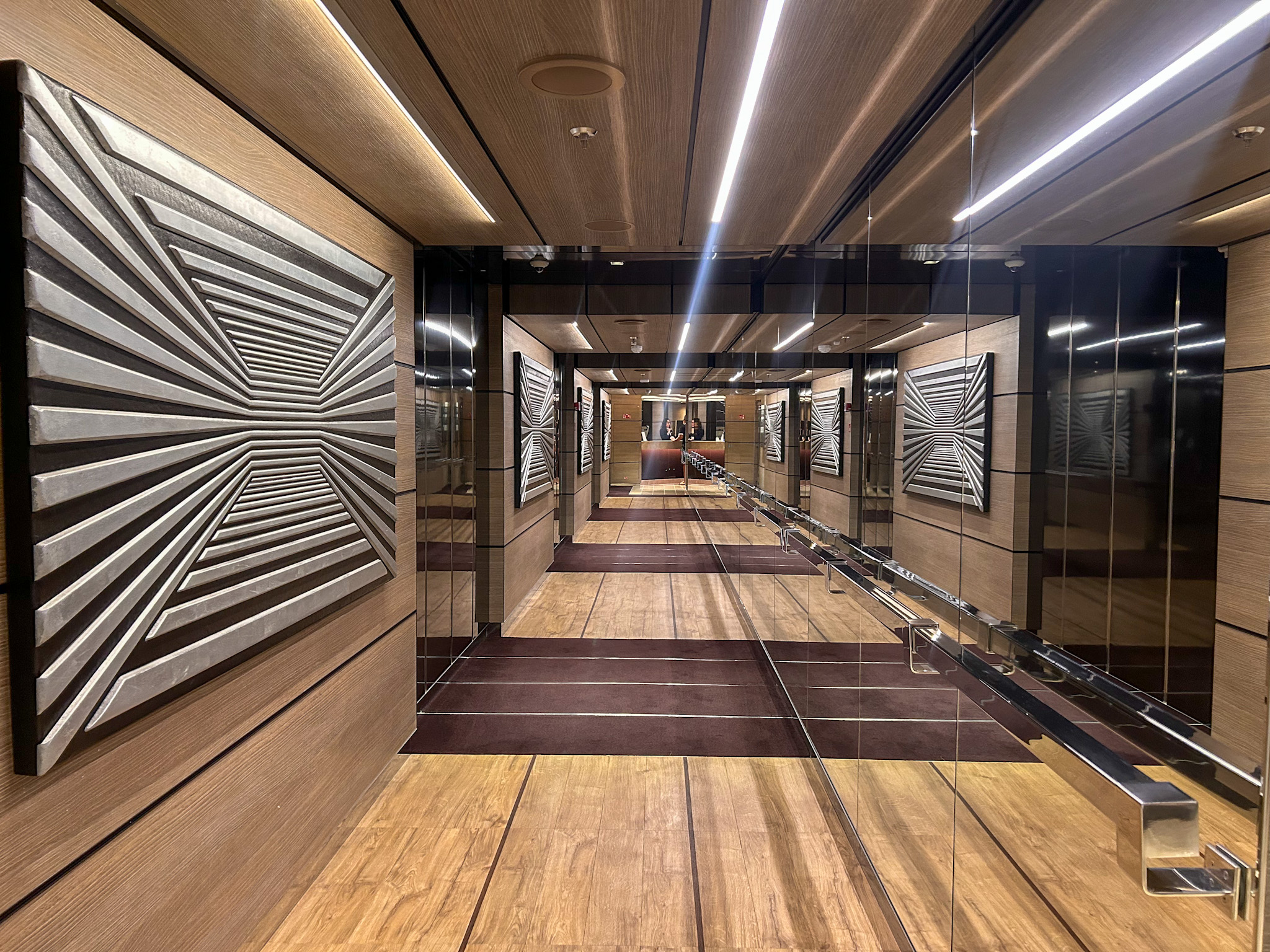 Corredor do MSC Yacht Club Corredor do MSC Yacht Club