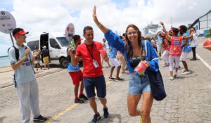 Carnaval da Bahia recebe milhares de foliões de cruzeiros marítimos