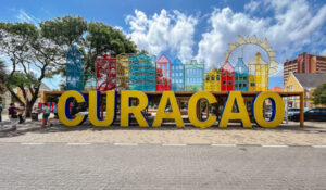 Bon bini a Curaçao! Conheça a ilha caribenha que está de olho nos turistas brasileiros
