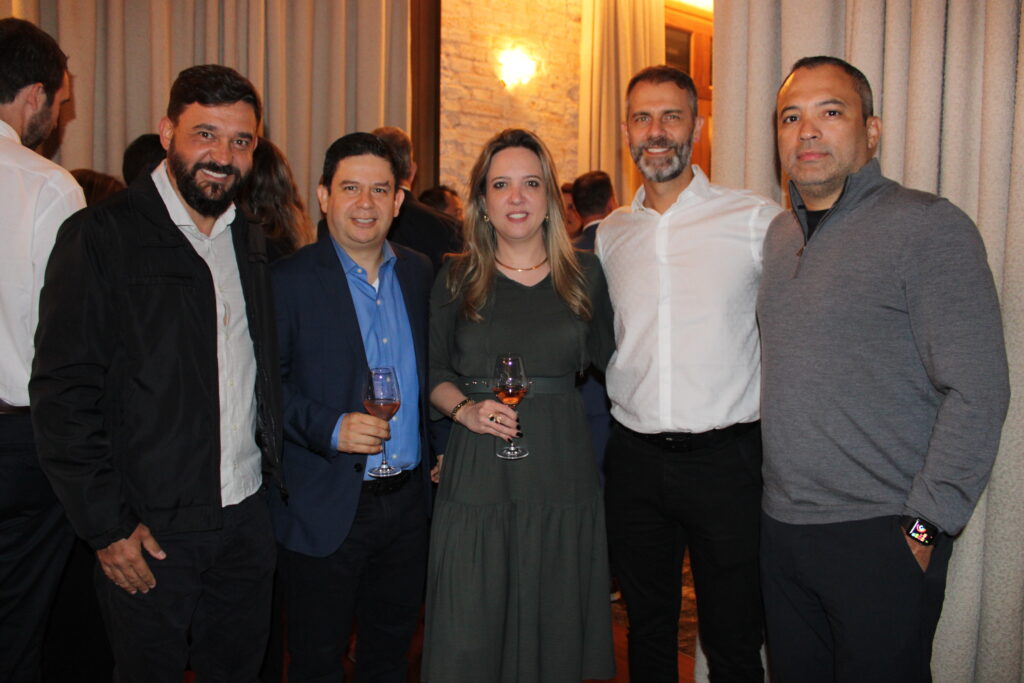 Daniel de Almeida, da CVC, Andres Vanegas, da CWT, Tatiana Brugognolle, da Avipam, Marvio Mansur, da CVC Corp/Rextur Advance, e Peterson Prado, da Avipam