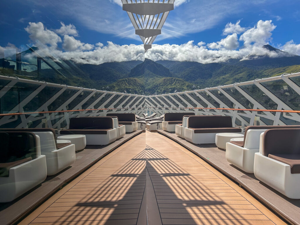 Deck externo do MSC Yacht Club