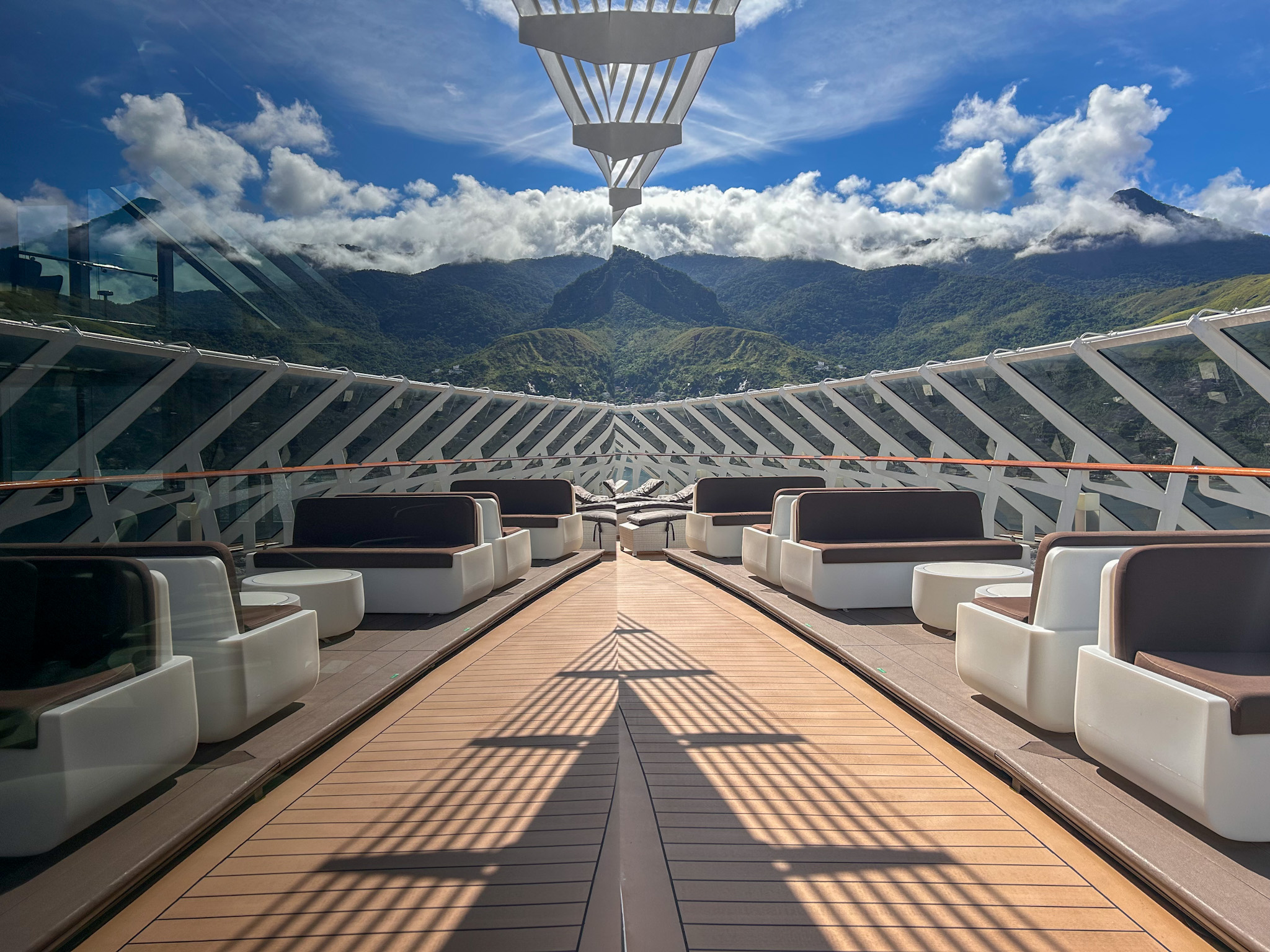 Deck externo do MSC Yacht Club Deck externo do MSC Yacht Club