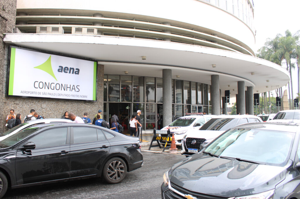 Congonhas ganhará novas áreas para lojas, restaurantes e salas VIPs ainda neste ano 2 Fachada do aeroporto de Congonhas 2 Congonhas ganhará novas áreas para lojas, restaurantes e salas VIPs ainda neste ano