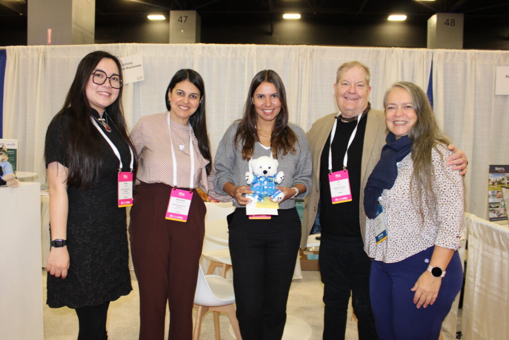 Fernanda Paranhos, da CVC, com Yinglu Tian, Alessandra Ueno, DT Minich e Ana Flavia Medina, de Kissimmee