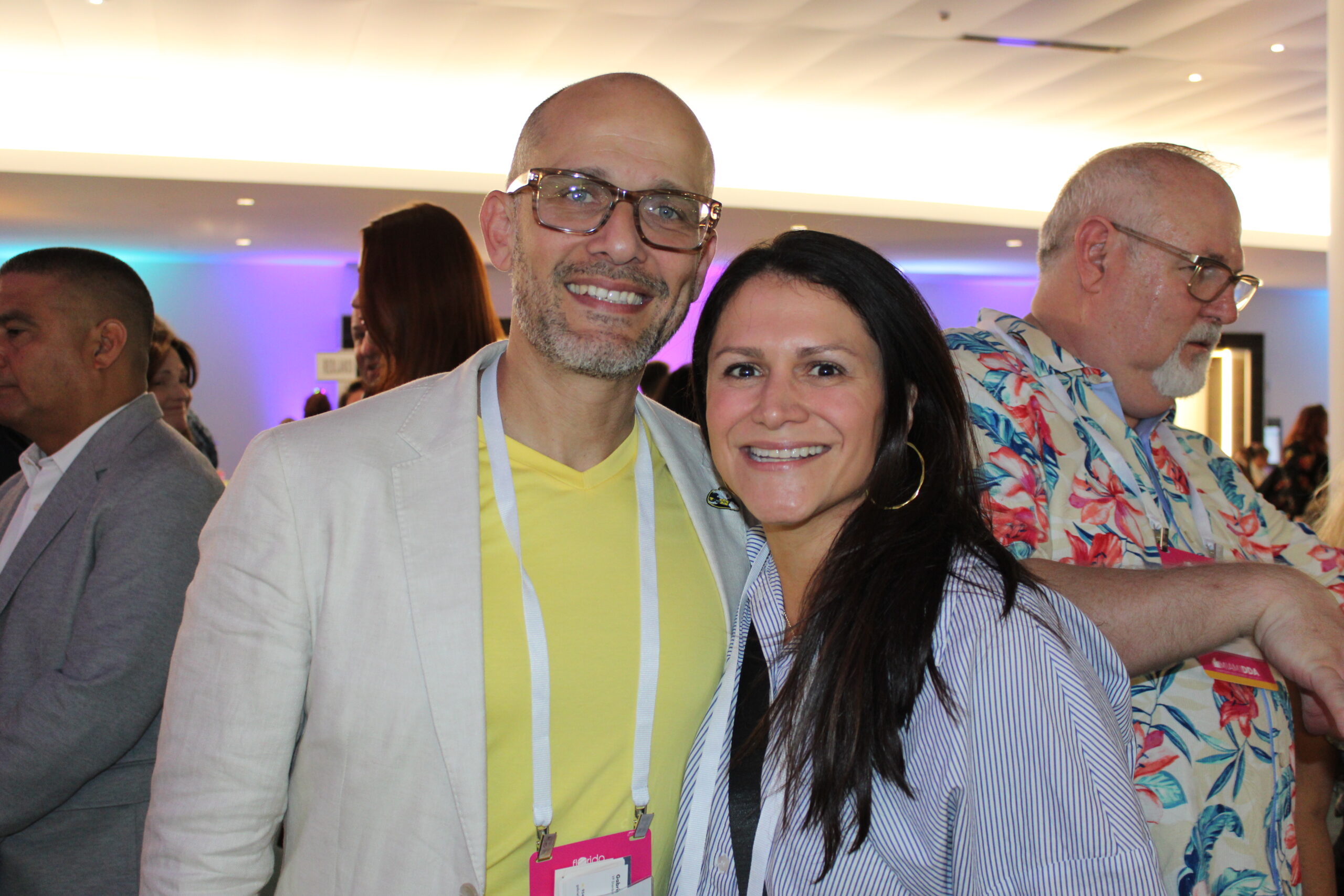 Gabriel Martinez, do Brightline, e Mariana Barnes, do Visit Florida Gabriel Martinez, do Brightline, e Mariana Barnes, do Visit Florida