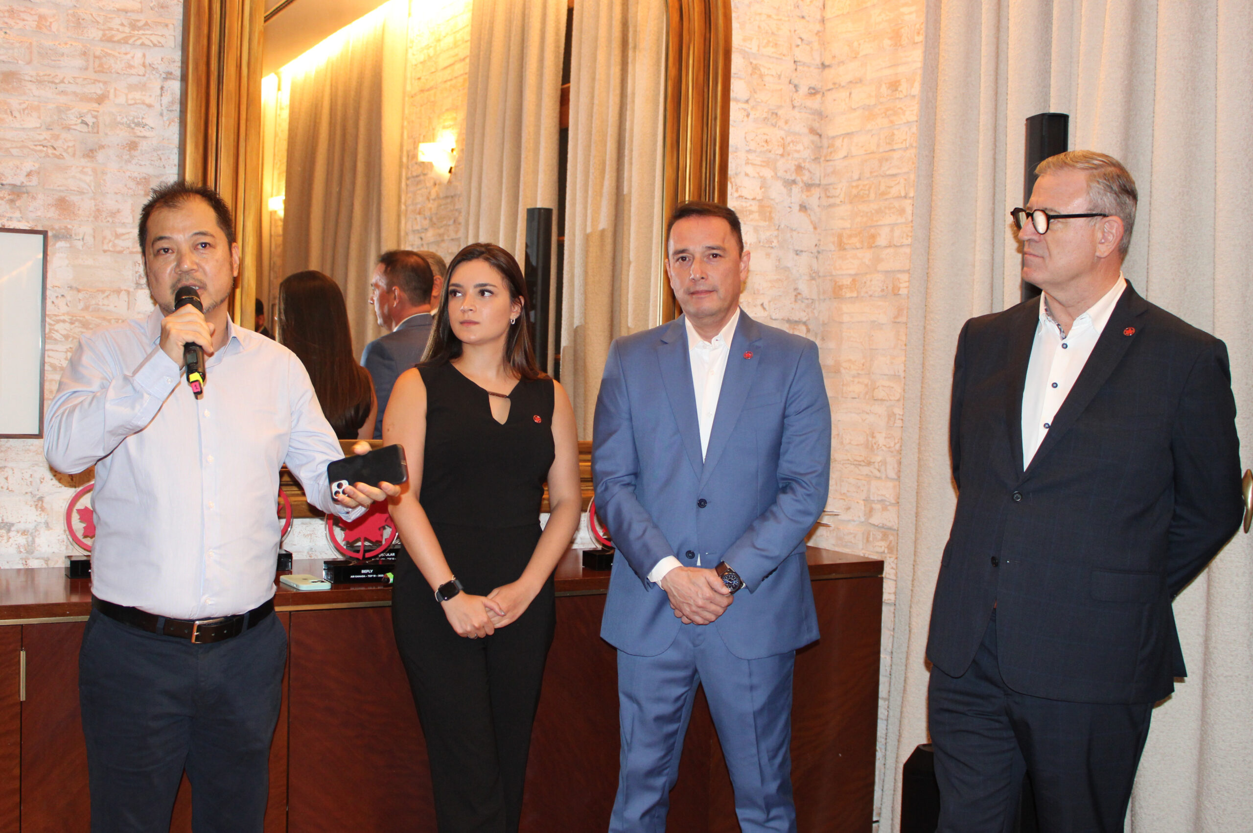 Giancarlo Takegawa, Ernesto Airosa, Lohana de Pietro e Luis Noriega, da Air Canada Giancarlo Takegawa, Ernesto Airosa, Lohana de Pietro e Luis Noriega, da Air Canada