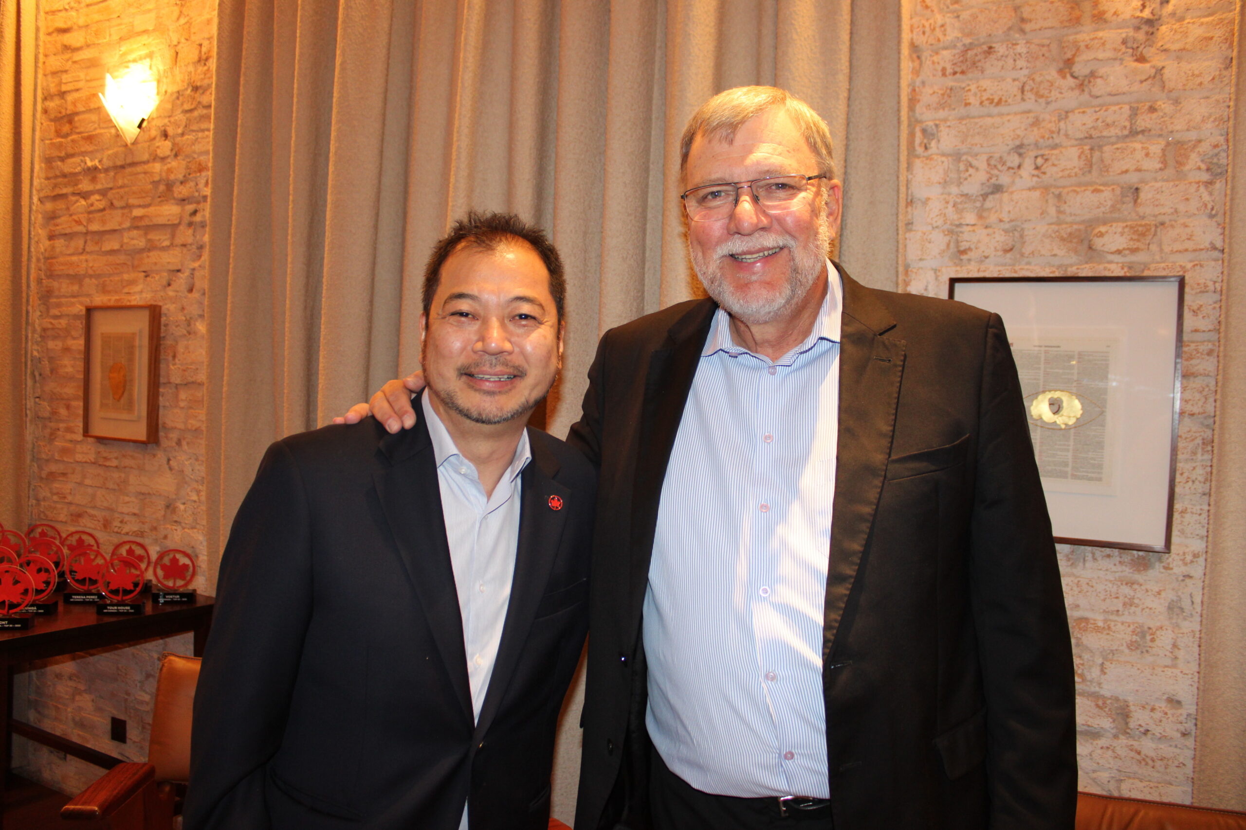 Giancarlo Takegawa, da Air Canada, e Peter Weber, da Skyteam Giancarlo Takegawa, da Air Canada, e Peter Weber, da Skyteam