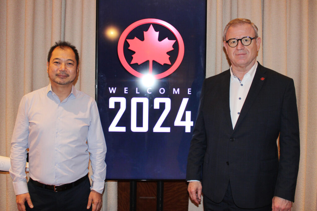 Giancarlo Takegawa diretor da Air Canada no Brasil e Luis Noriega diretor da Air Canada na America Latina 1 Em melhor ano da história, Air Canada homenageia seus principais parceiros de 2023; veja fotos