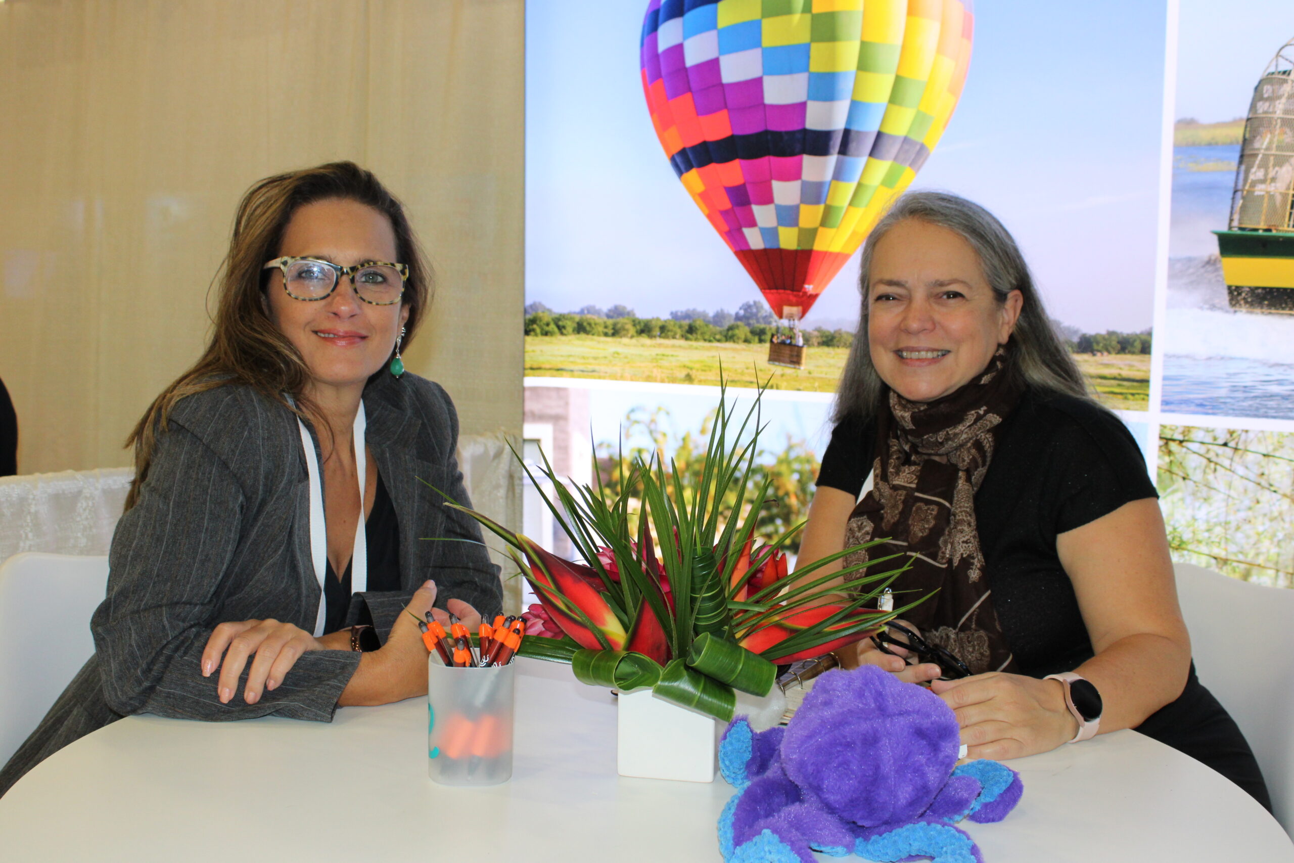 Gisela Perez, da Escape Travel, e Ana Flavia Medina, de Kissimmee Gisela Perez, da Escape Travel, e Ana Flavia Medina, de Kissimmee