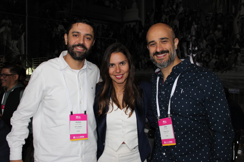 Gustavo Nappo, da EHTL, Fernanda Paranhos, da CVC, e Celso Borges, da ViagensPromo