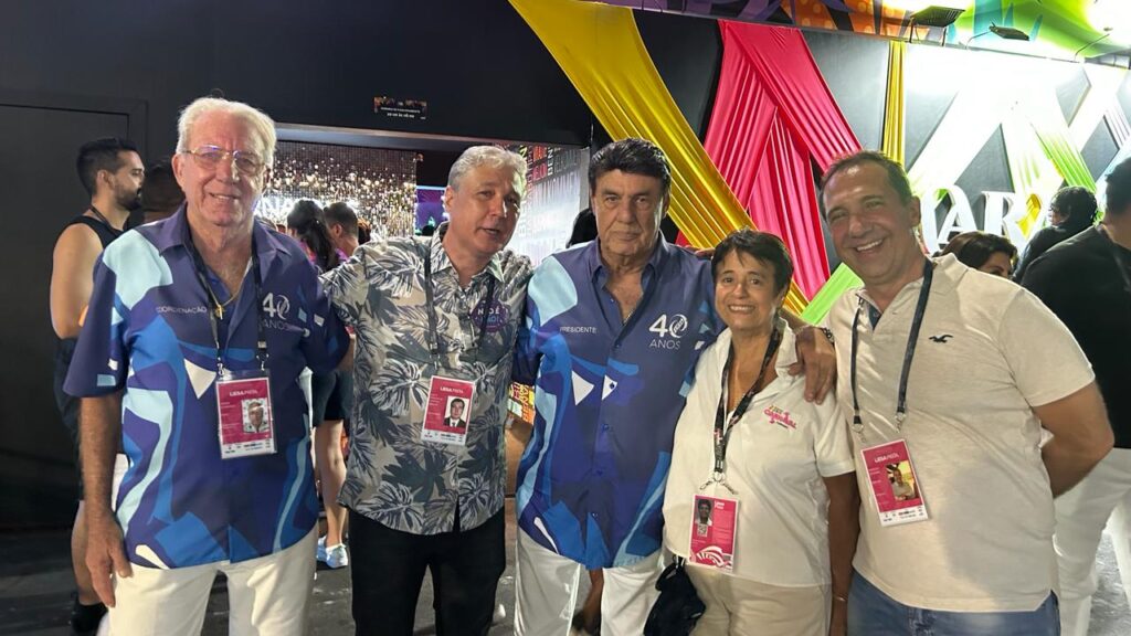 Abav-RJ recepeciona mais de 10 mil turistas durante Carnaval na Sapucaí