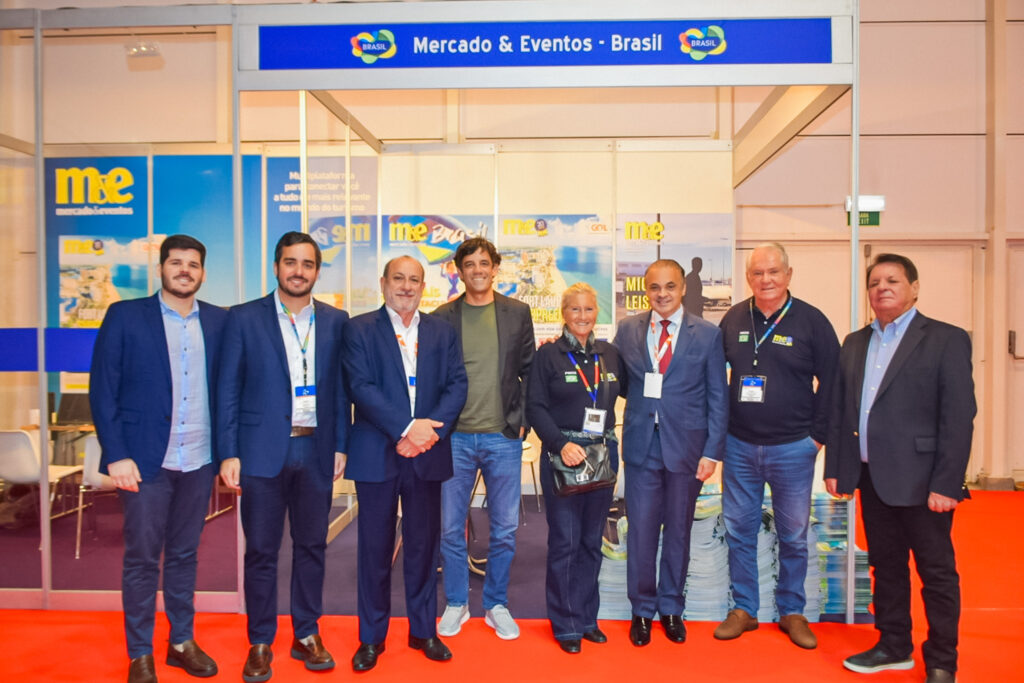 Diogo Beltrão, de Pernambuco, Eduardo Loyo, presidente da Empetur, Toni Sando, presidente da Unedestinos e SPCVB, Daniel Coelho, secretário de Turismo de Pernambuco, Rosa Masgrau, do M&E, Roberto de Lucena, secretário de Turismo de SP, Roy Taylor, do M&E, e Airton Abreu, do Governo do Maranhão