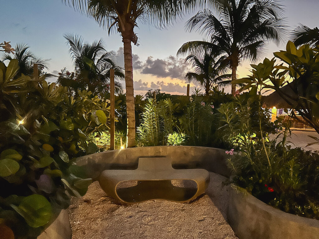 Nos jardins há áreas de descanso e refúgio