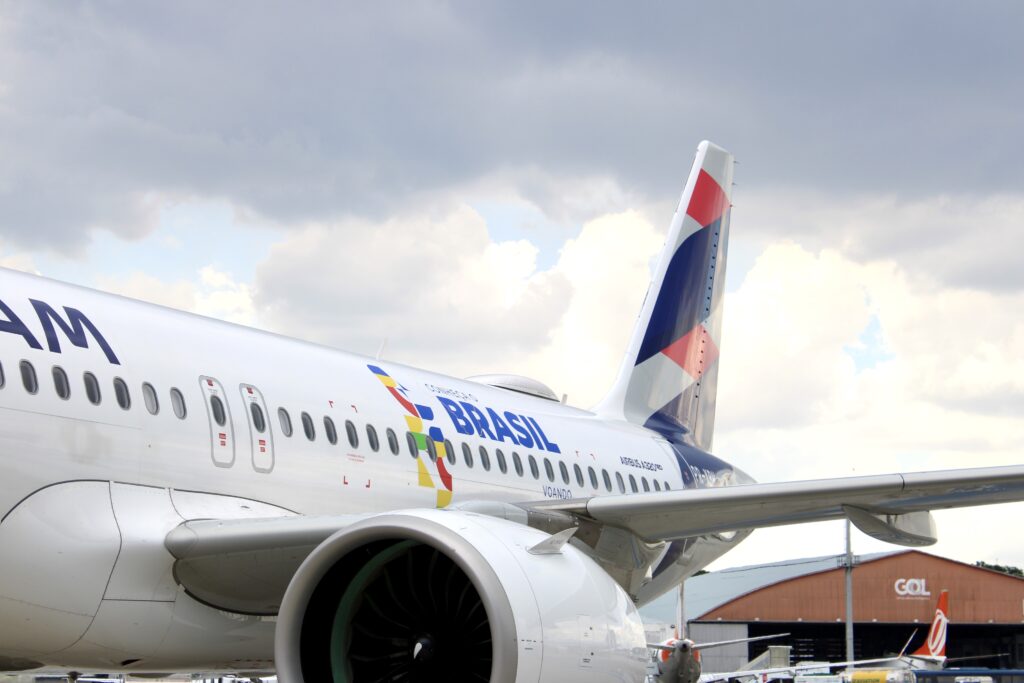 Latam e MTur lançam primeira aeronave temática do programa “Conheça o Brasil: Voando”; fotos Latam e MTur lançam primeira aeronave temática do programa “Conheça o Brasil: Voando”; fotos